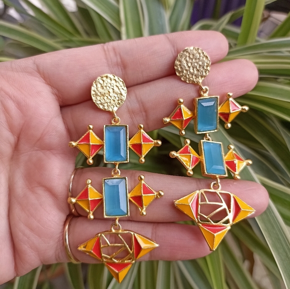 Handmade gold platted stone studded drop earrings - Picture 3 of 12